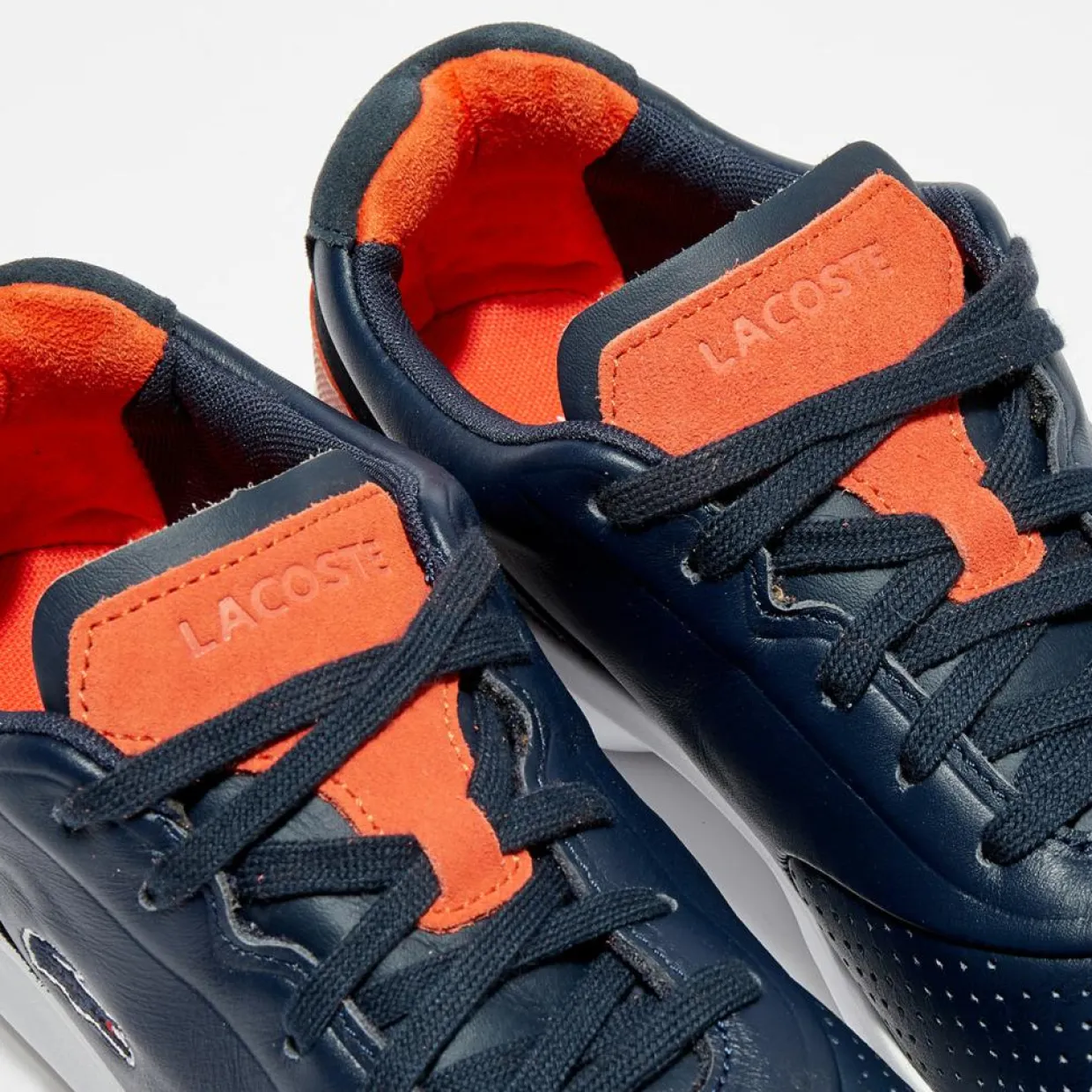 Homme Lacoste Baskets^Baskets en Cuir Ltr.01 317 1 bleu marine/rouge