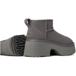 Bottes en Velours de Cuir Classic Ultra Mini New Heights grises - Talon 7 cm-Ugg Online