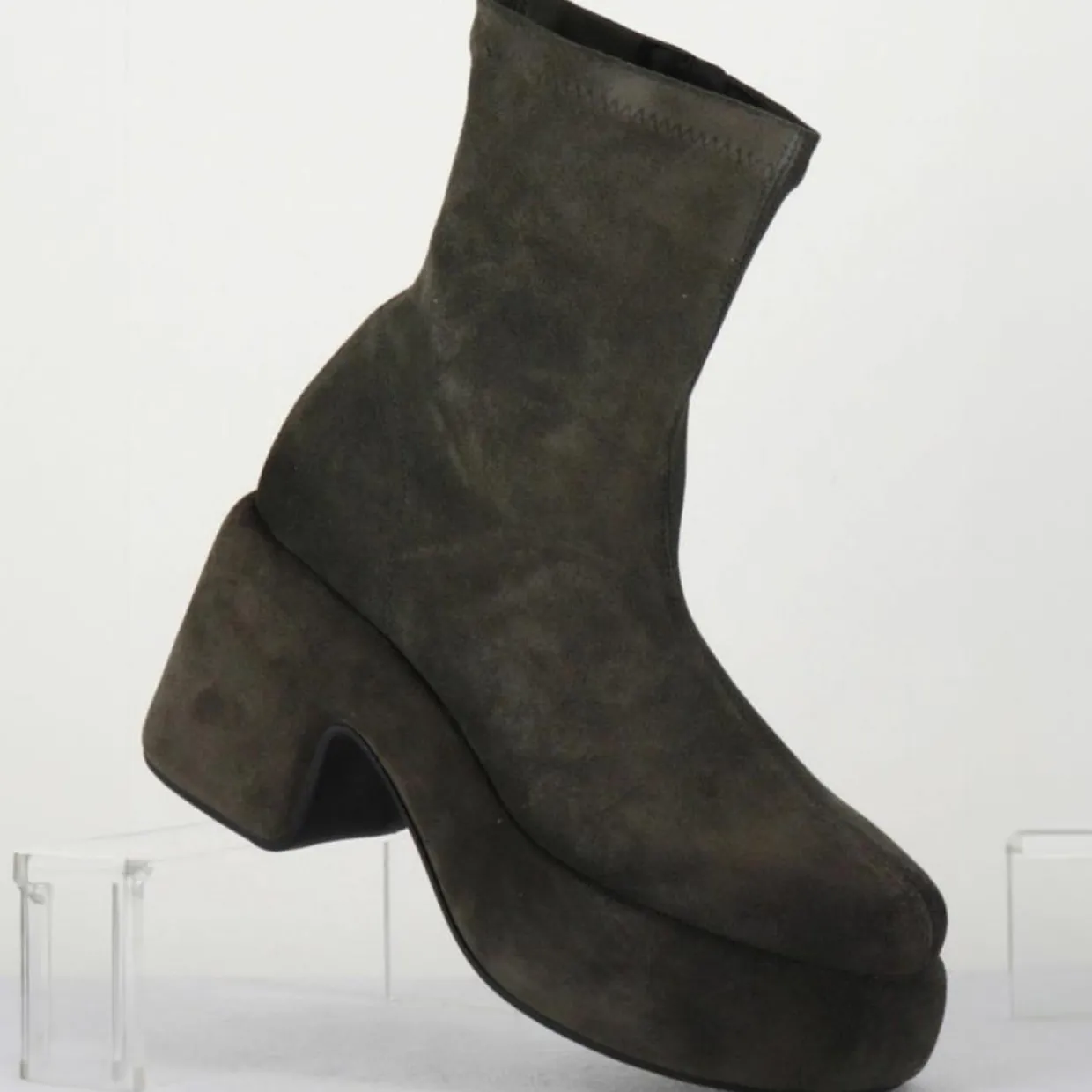 Bottines en Velours de Cuir grises - Talon 8 cm-Vic Matie Sale