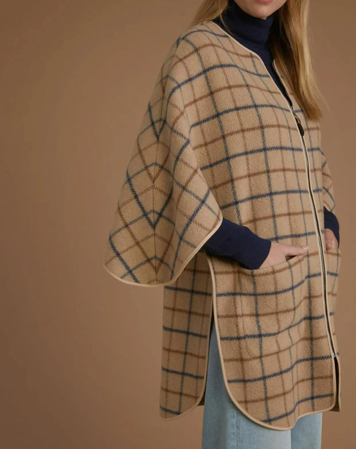 Cape en Laine mélangée à carreaux beige moyen-Cyrillus Best