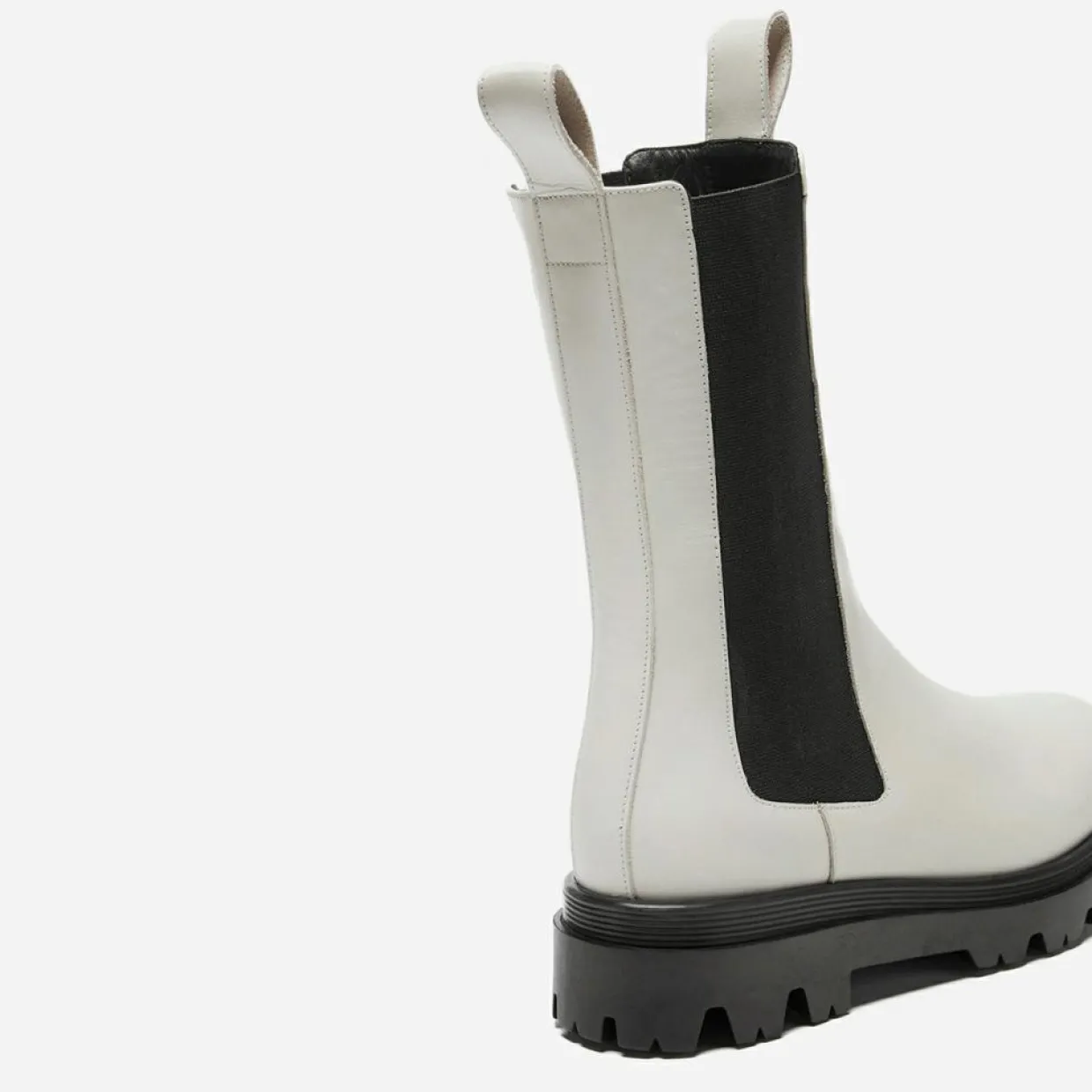 Chelsea boots en Cuir Lia crème-Flattered Hot