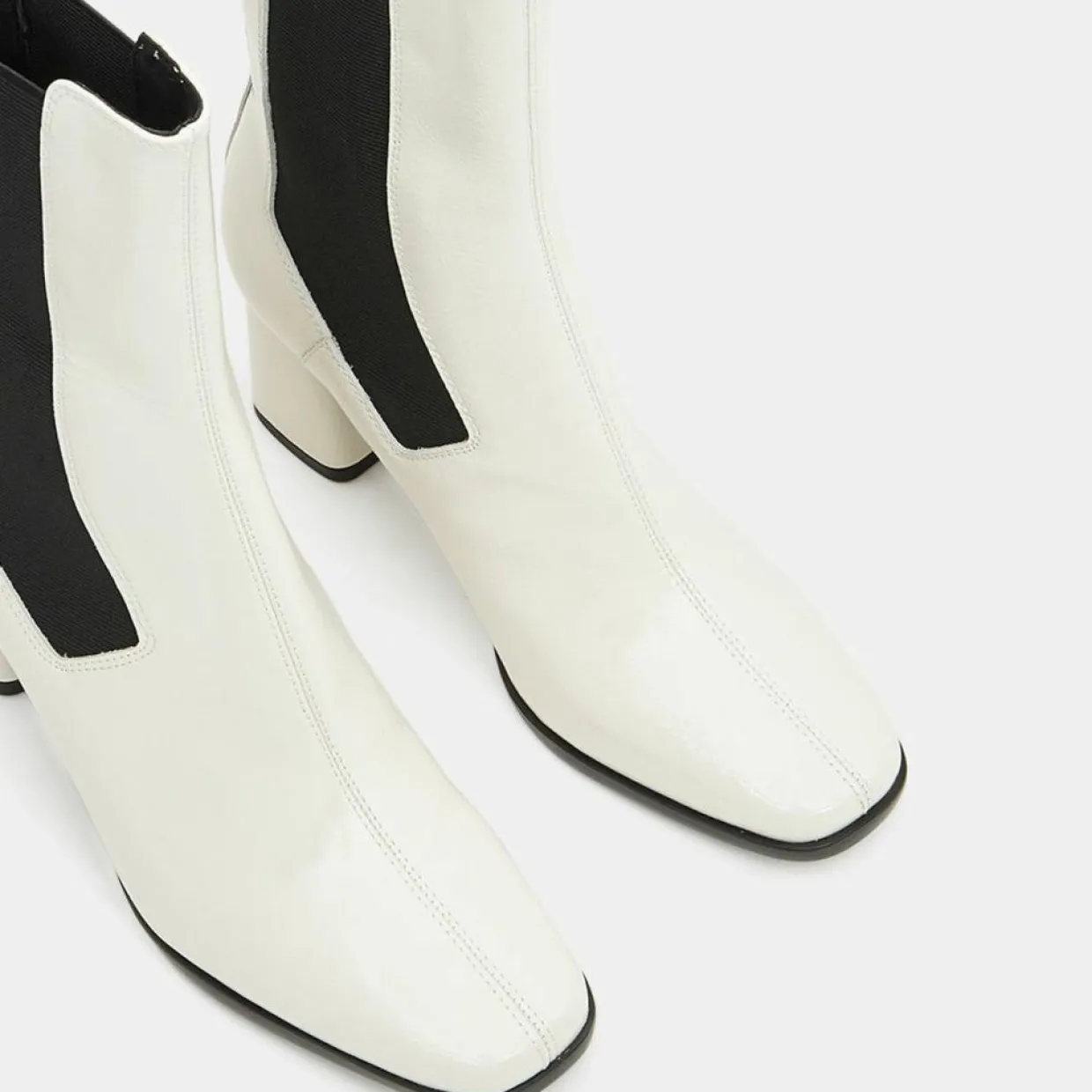 Chelsea Boots en Cuir verni à tige haute écrues - Talon 7 cm-Galeries Lafayette New