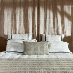 Coussin en crochet fait main beige 40x60cm-Bed and Philosophy Clearance