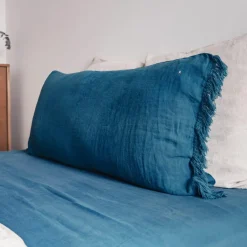 Coussin en lin frangé bleu 55x110cm-Bed and Philosophy Best