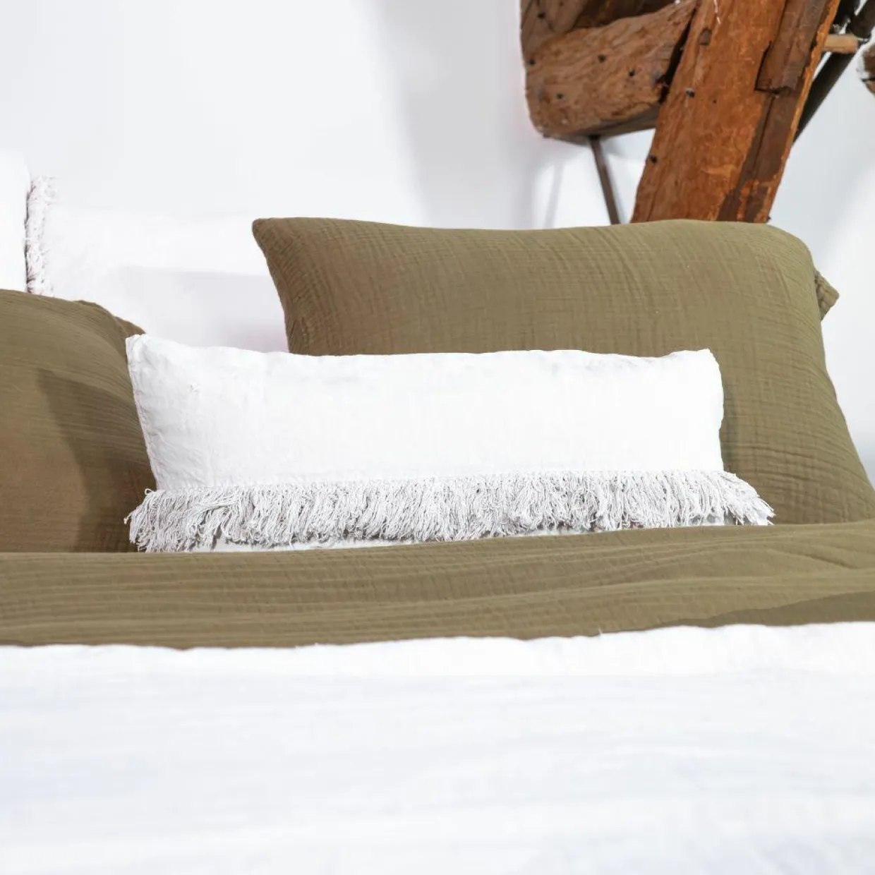 Bed and Philosophy Coussins, Galettes De Sièges^Coussin en lin frangé plume 30x60cm