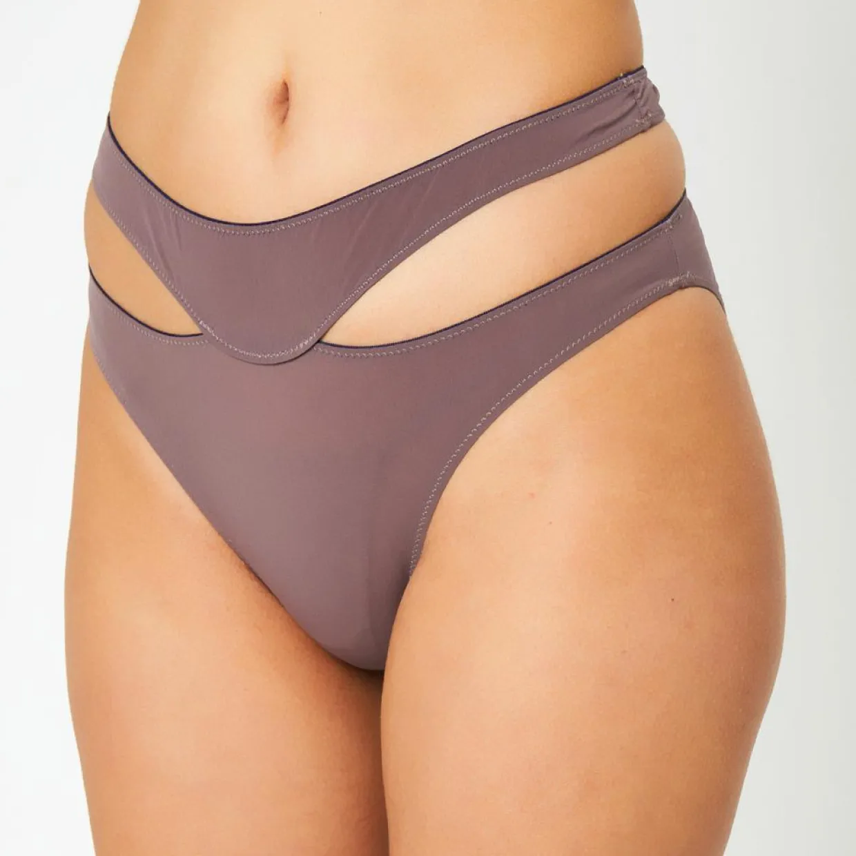 Femme Huit Lingerie, Nuit^Culotte Skin 02 violette