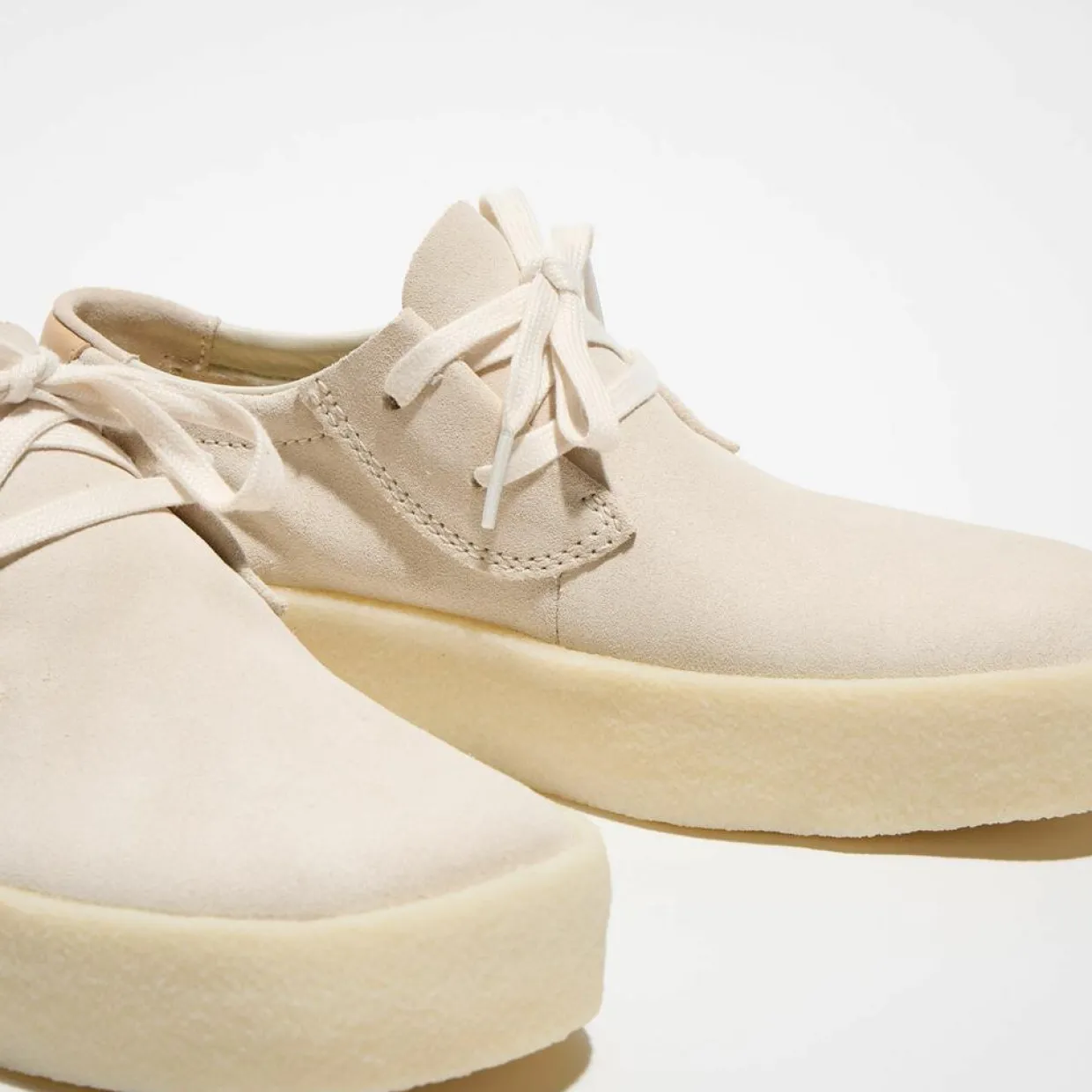 Homme Clarks Derbies^Derbies en Velours de Cuir Ashcott Cup écrues