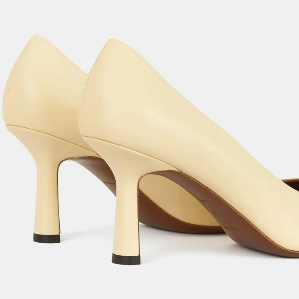 Escarpins en Cuir jaune pâle - Talon 7.5 cm-Neous Sale