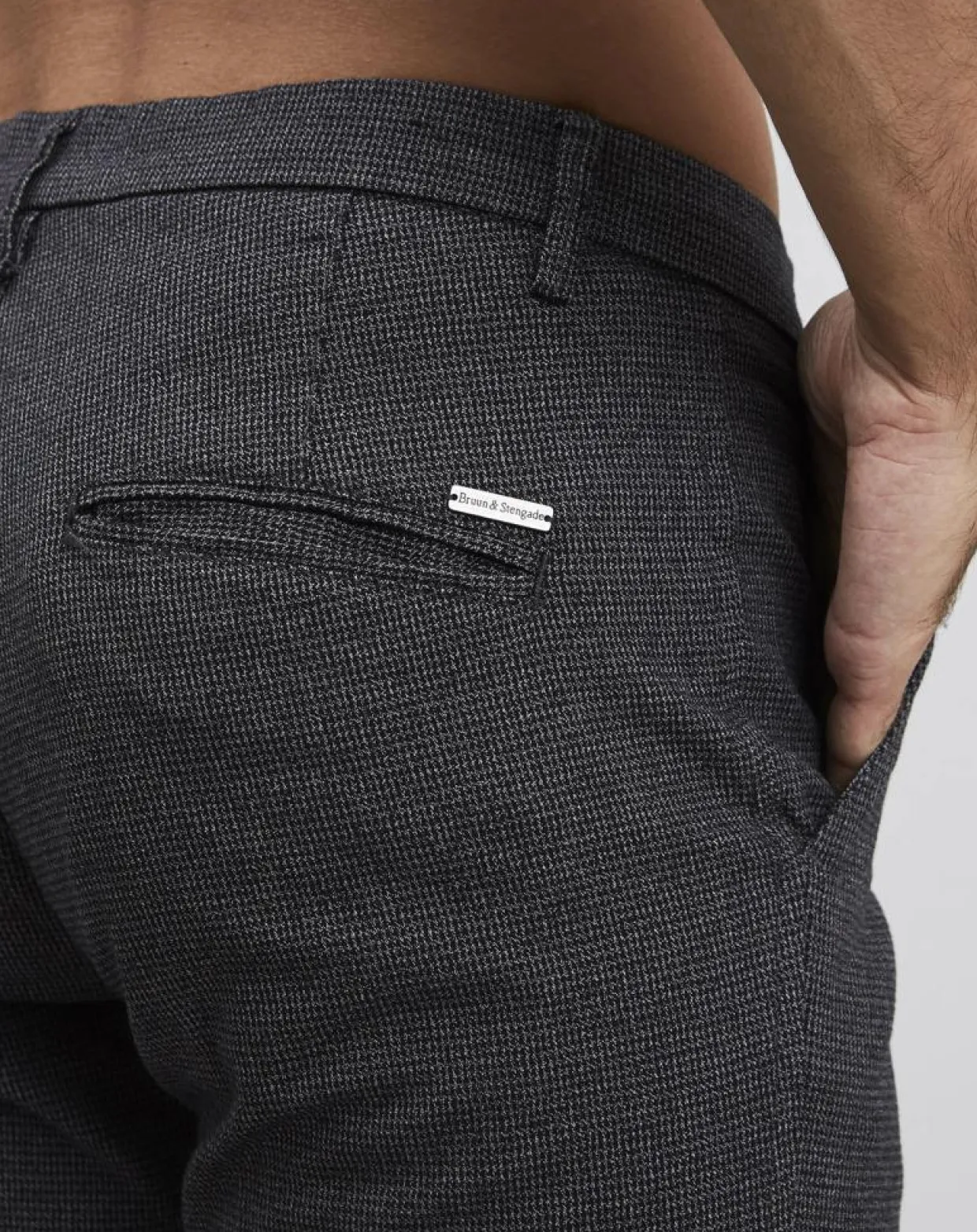 Pantalon de costume slim Pablo imprimé micro pied-de-poule noir/gris-Bruun et Stengade Sale