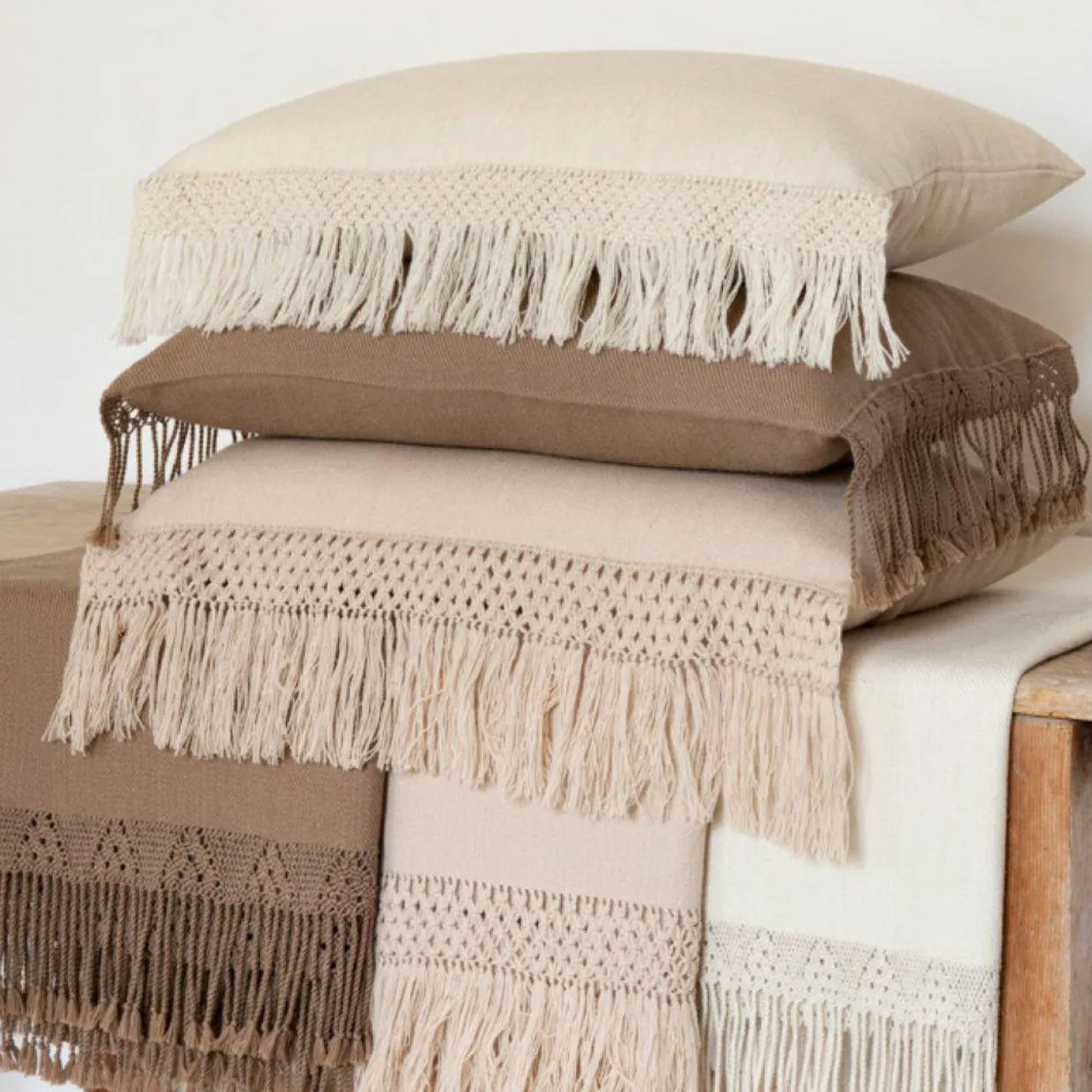Bed and Philosophy Plaids^Plaid en coton & laine et détails macramé marron 90x200cm