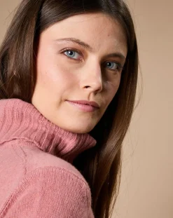 Femme Oscar et Louise Pulls^Pull 100% Cachemire 4 fils Audrey col roulé vieux rose