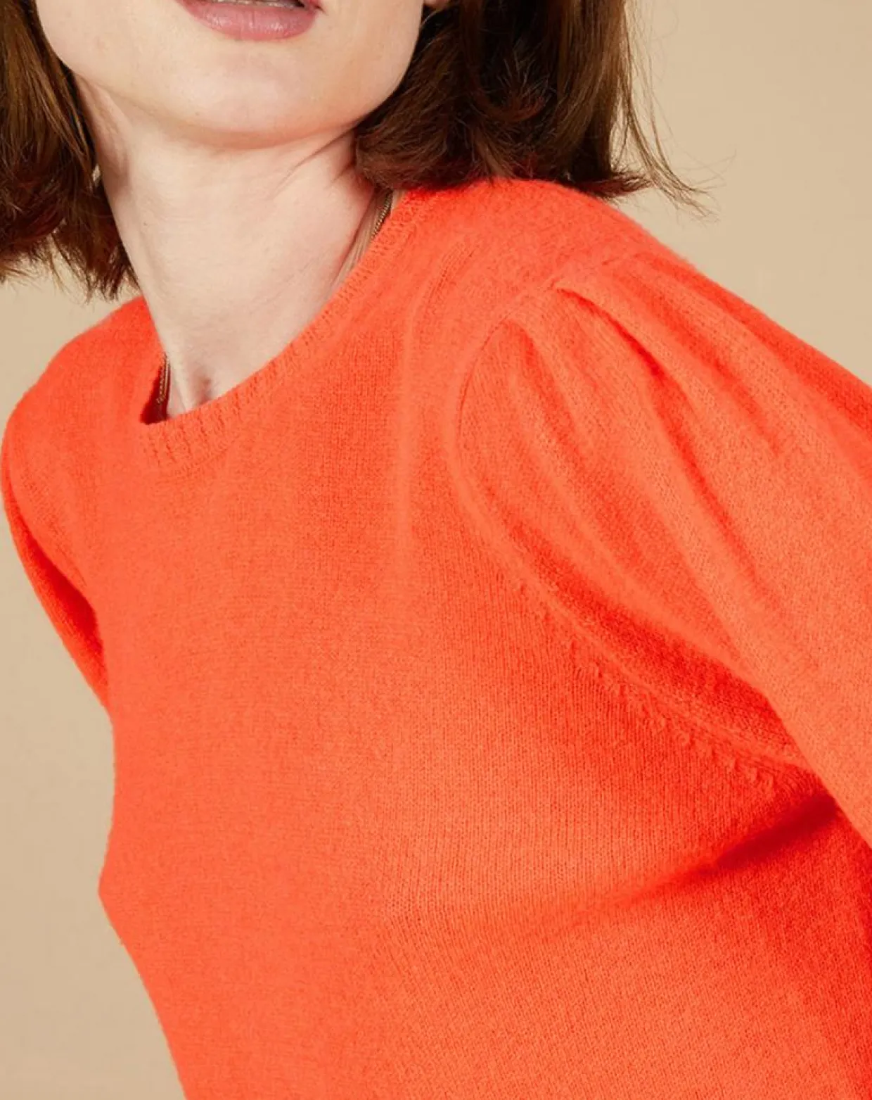 Pull 100% Cachemire Ines col rond tressé corail fluo-Cashmere Tribu Outlet
