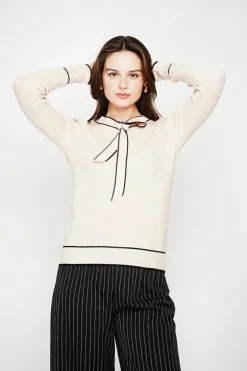 Pull en Cachemire mélangé col V à noeud crème-C&Jo Sale