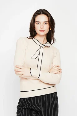 Pull en Cachemire mélangé col V à noeud crème-C&Jo Sale