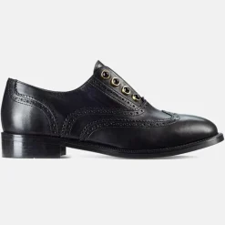 Richelieus en Cuir Esoline noires-Cosmoparis