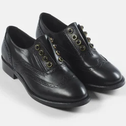 Richelieus en Cuir Esoline noires-Cosmoparis