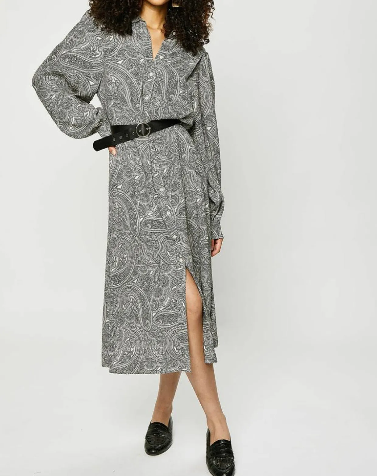 Robe-chemise à ceinture et imprimé cachemire blanc/gris-Esprit New