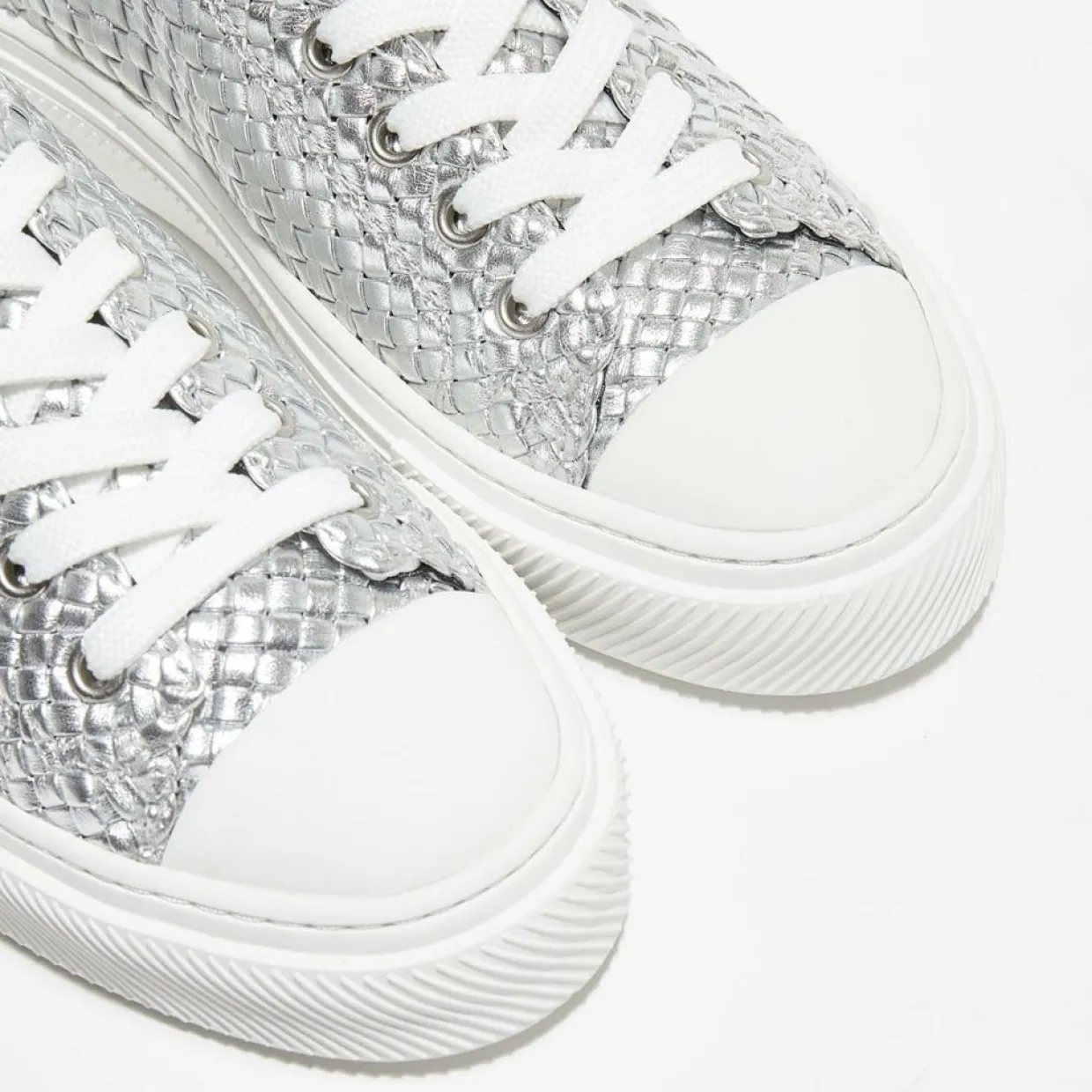 Sneakers en Cuir Wova Low-Top argentées-Stuart Weitzman