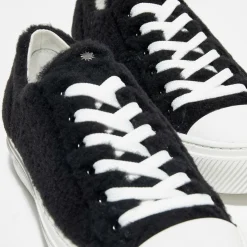 Femme Stuart Weitzman Baskets^Sneakers en Peau de Mouton Ollie Chill noires