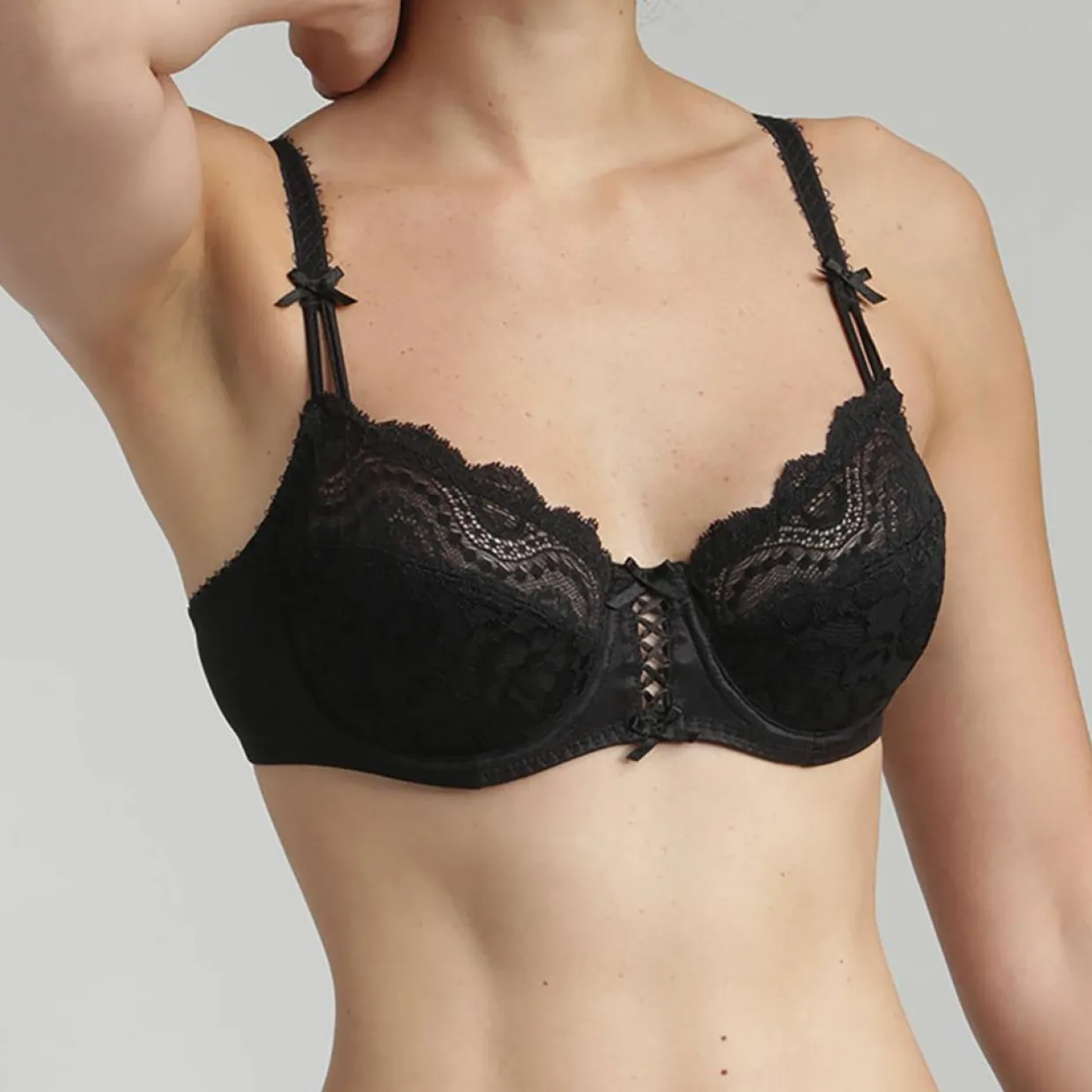 Soutien-gorge balconnet Flower Elegance noir-Playtex Outlet