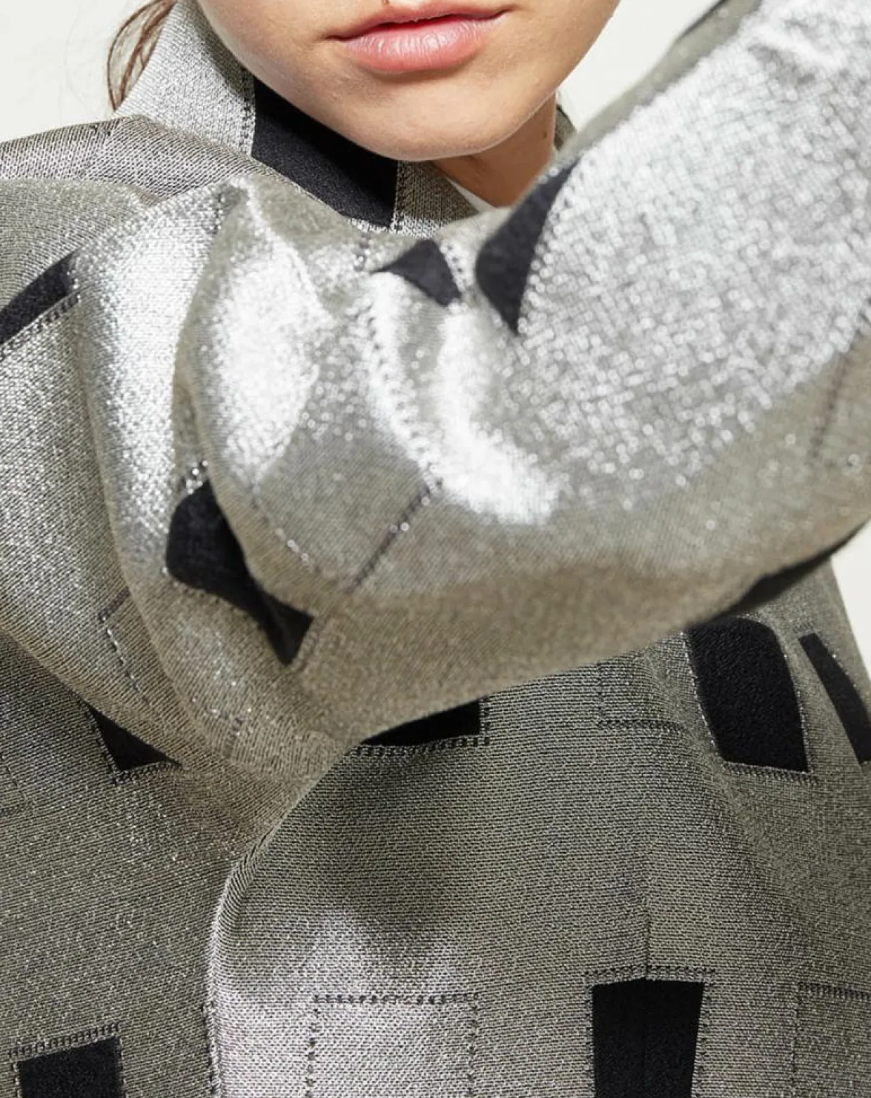 Femme Giorgio Armani Vestes, Blousons^Veste courte à imprimé géométriques argenté/noir